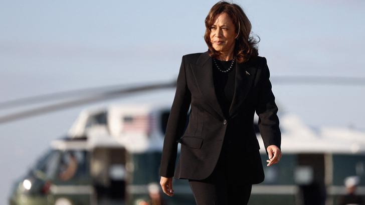 Kamala Harris exiting helicopter